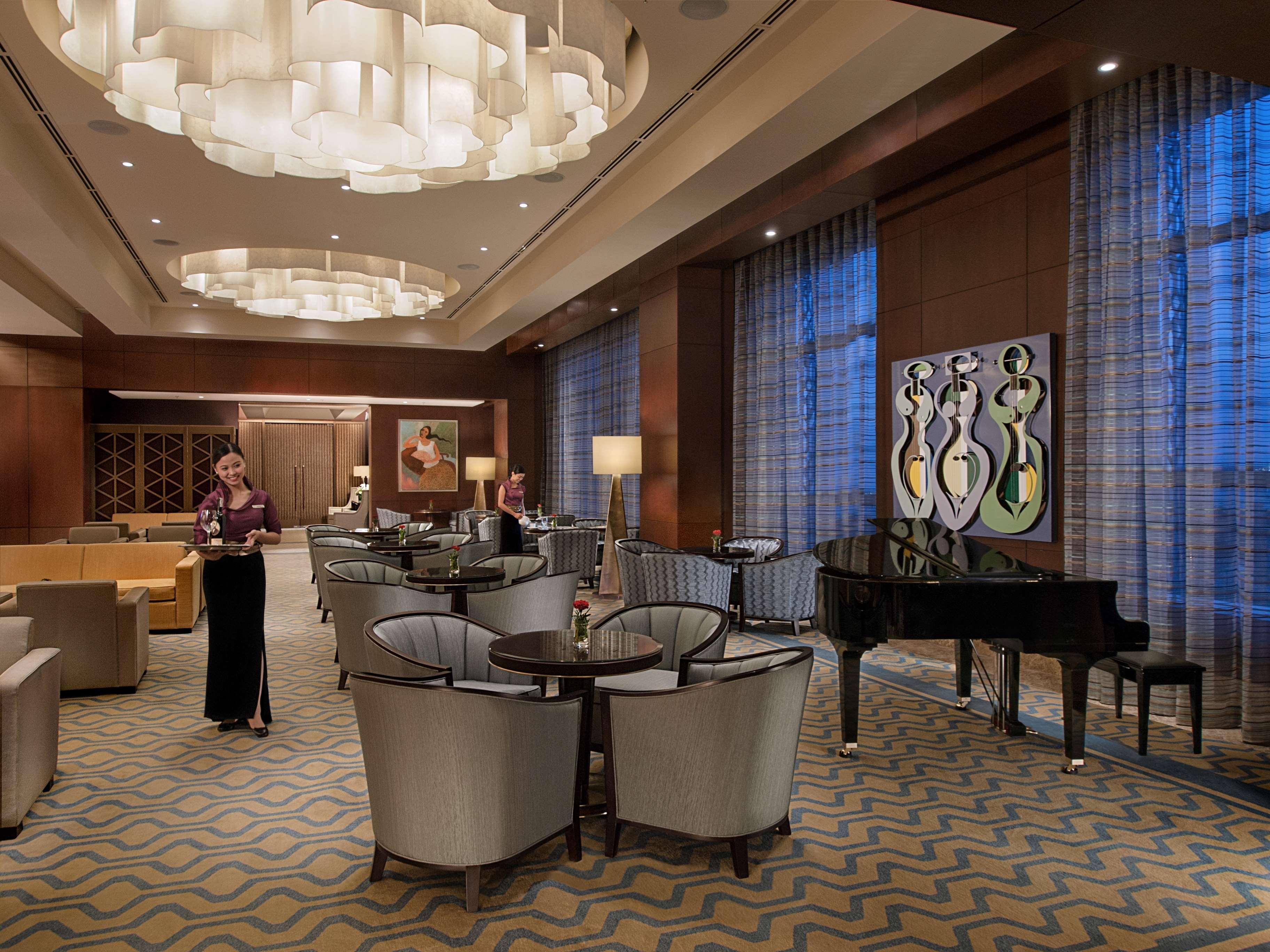Crimson Hotel Filinvest City, Manila Muntinlupa City Екстериор снимка The Club Lounge at the Fairmont San Francisco